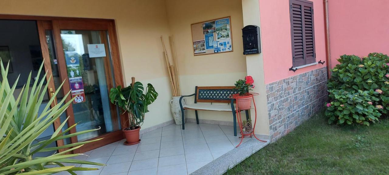 Isola Rossa Appartamenti Paduledda エクステリア 写真